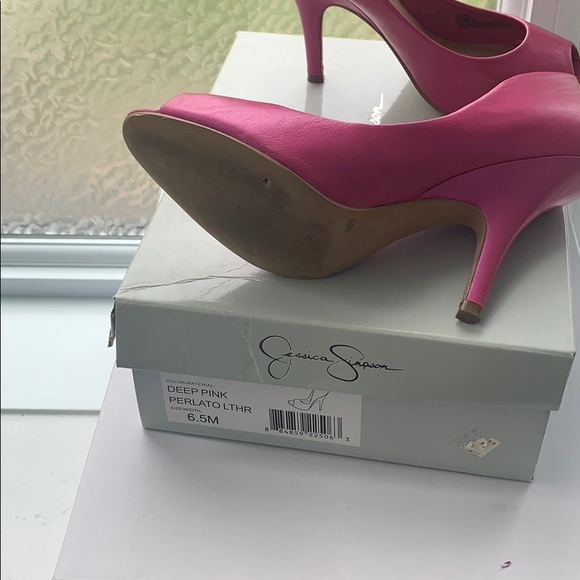 Jessica Simpson hot pink pump - Picture 4 of 5